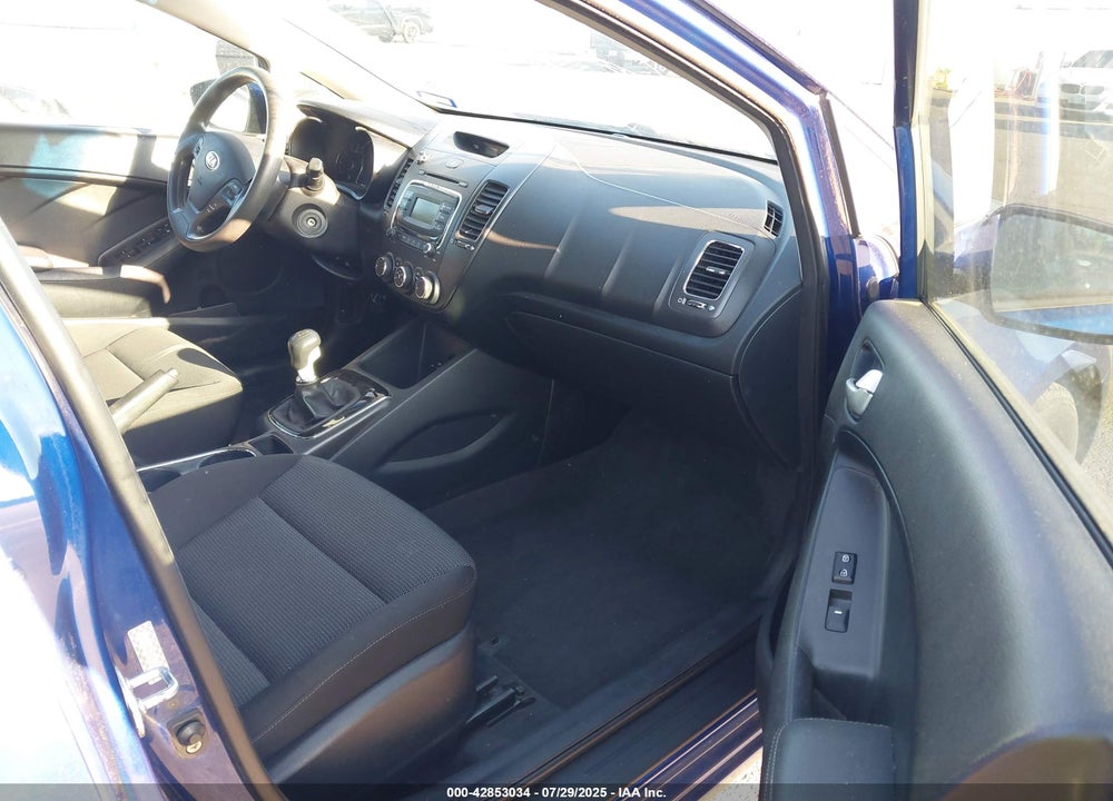 2017 KIA FORTE VIN: 3KPFK4A72HE030076