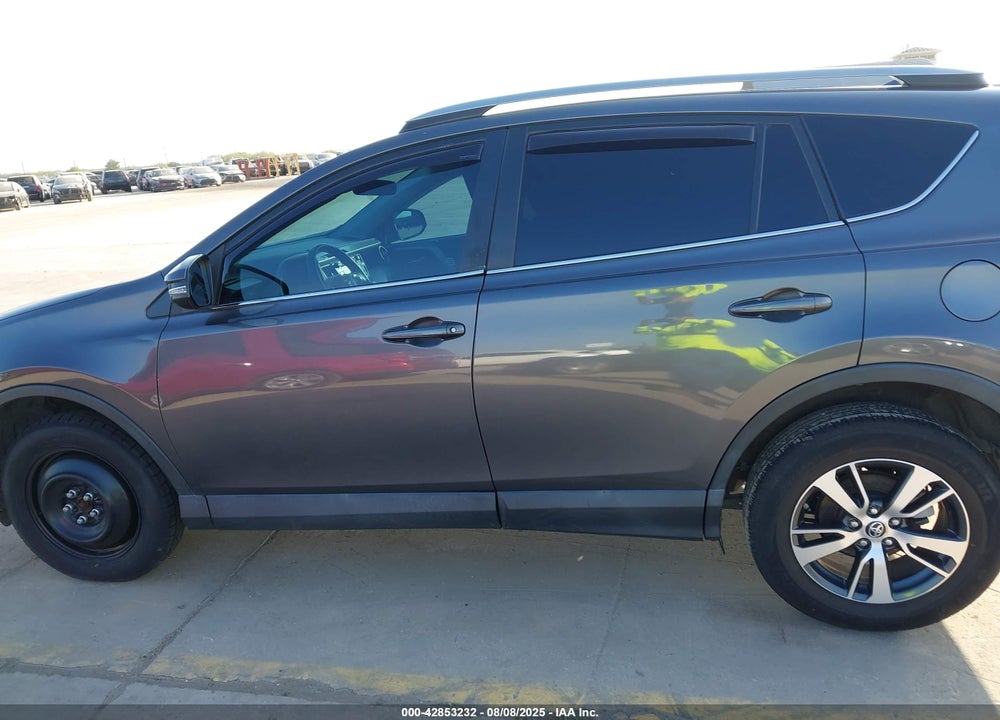 2017 TOYOTA RAV4 XLE VIN: 2T3WFREV5HW386018