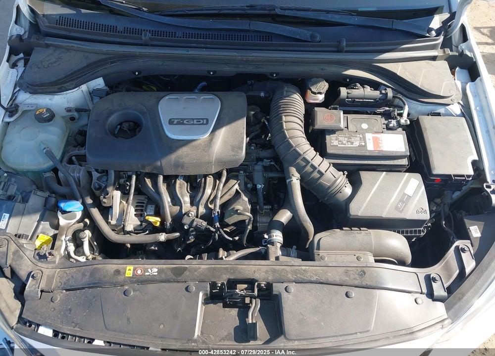 2018 HYUNDAI ELANTRA VIN: KMHD04LB8JU685618