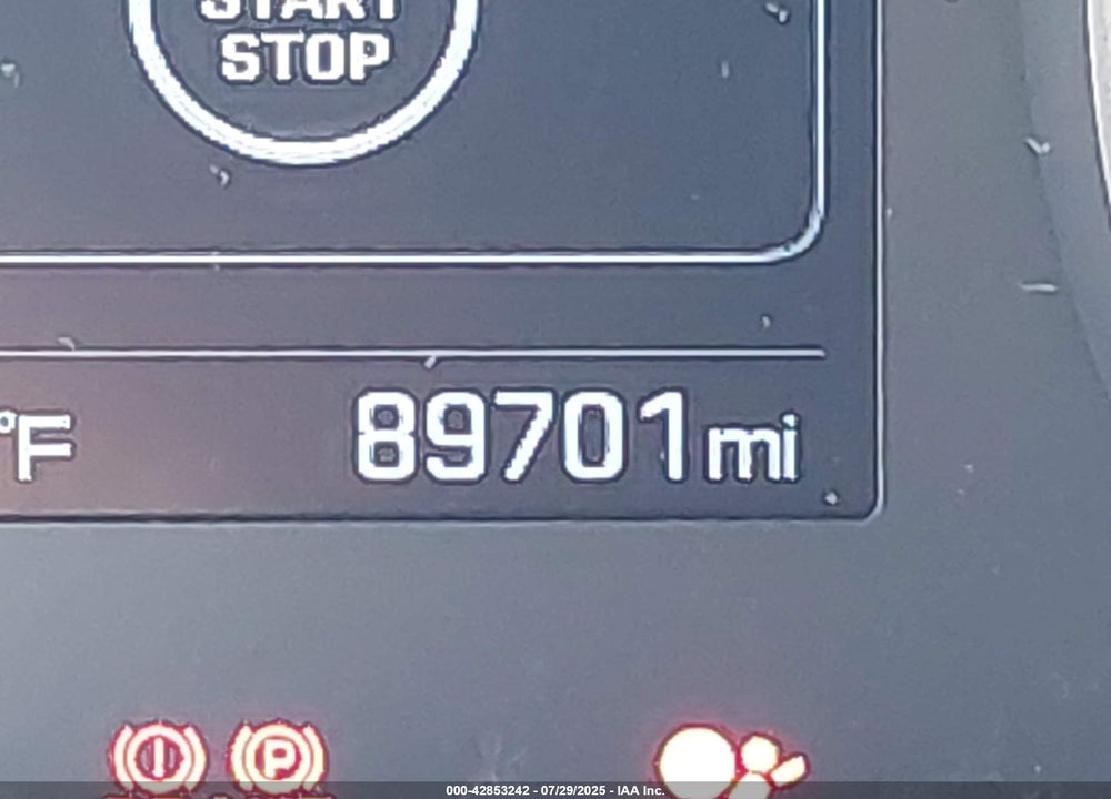 2018 HYUNDAI ELANTRA VIN: KMHD04LB8JU685618