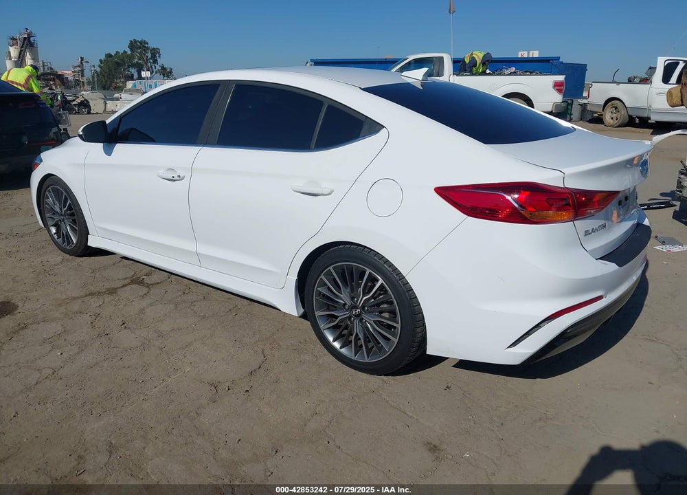 2018 HYUNDAI ELANTRA VIN: KMHD04LB8JU685618