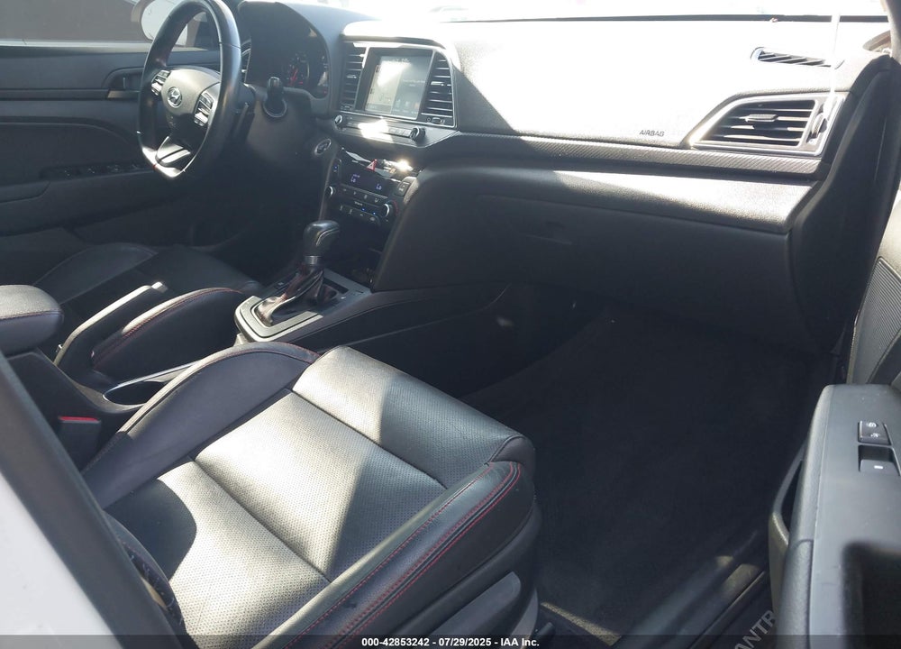 2018 HYUNDAI ELANTRA VIN: KMHD04LB8JU685618