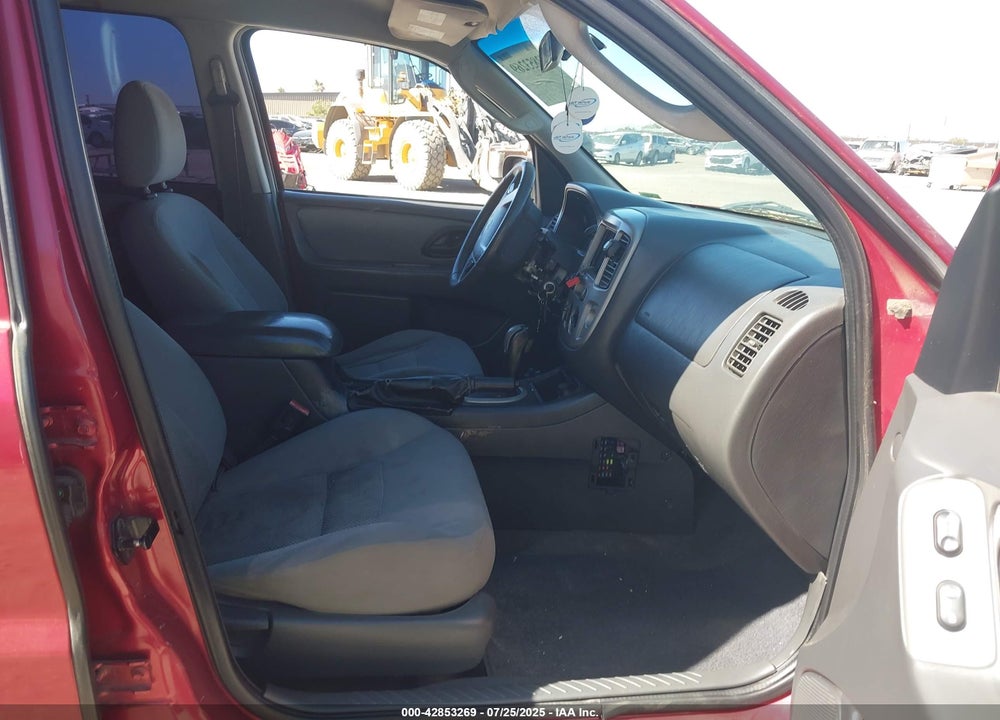 2005 FORD ESCAPE VIN: 1FMYU03175KD28535