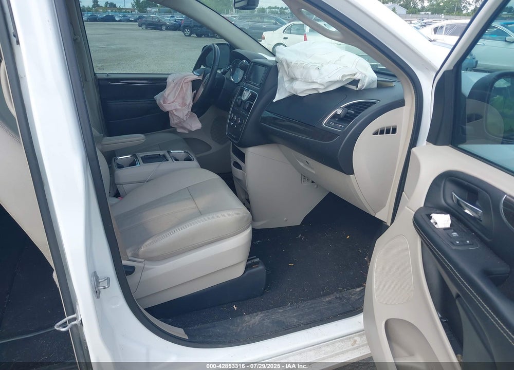 2016 CHRYSLER TOWN & COUNTRY LX VIN: 2C4RC1AG3GR260540