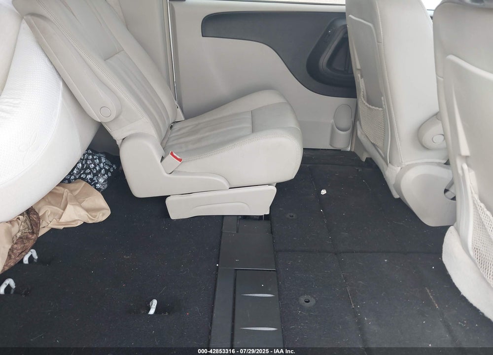 2016 CHRYSLER TOWN & COUNTRY LX VIN: 2C4RC1AG3GR260540