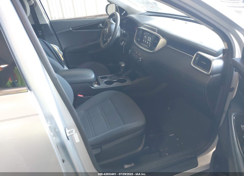 2019 KIA SORENTO VIN: 5XYPG4A30KG552668