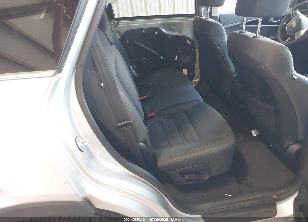 2019 KIA SORENTO VIN: 5XYPG4A30KG552668