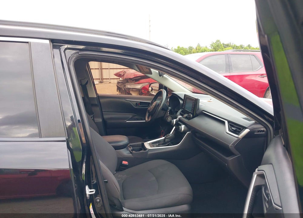 2019 TOYOTA RAV4 LE VIN: JTMH1RFV0KD013754
