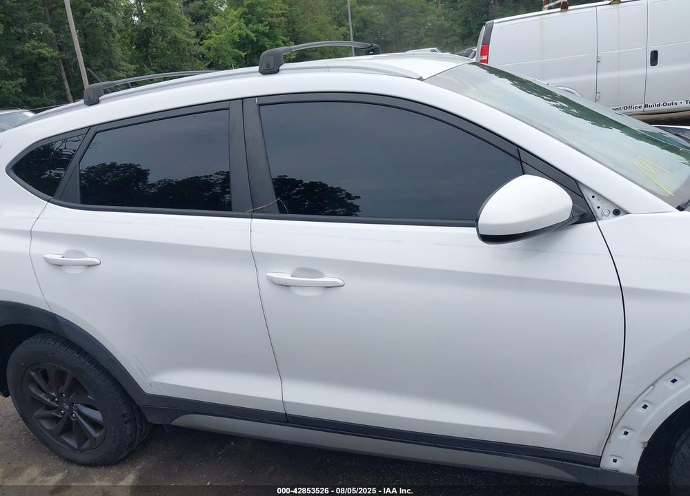 2017 HYUNDAI TUCSON VIN: KM8J3CA49HU268737