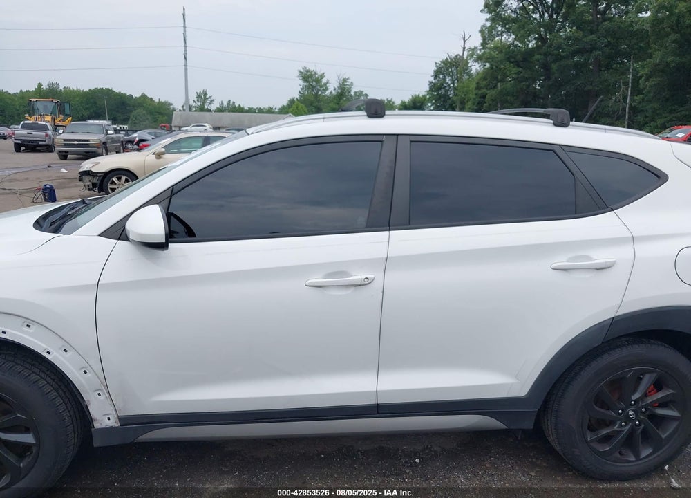 2017 HYUNDAI TUCSON VIN: KM8J3CA49HU268737