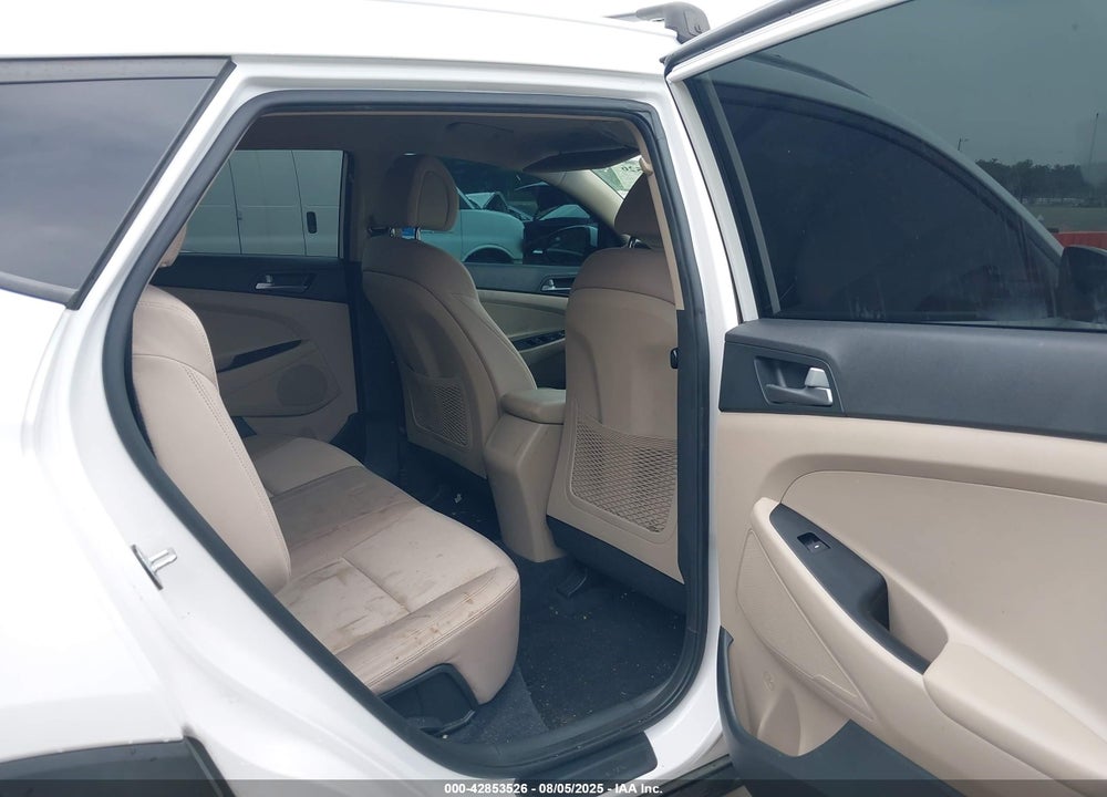 2017 HYUNDAI TUCSON VIN: KM8J3CA49HU268737