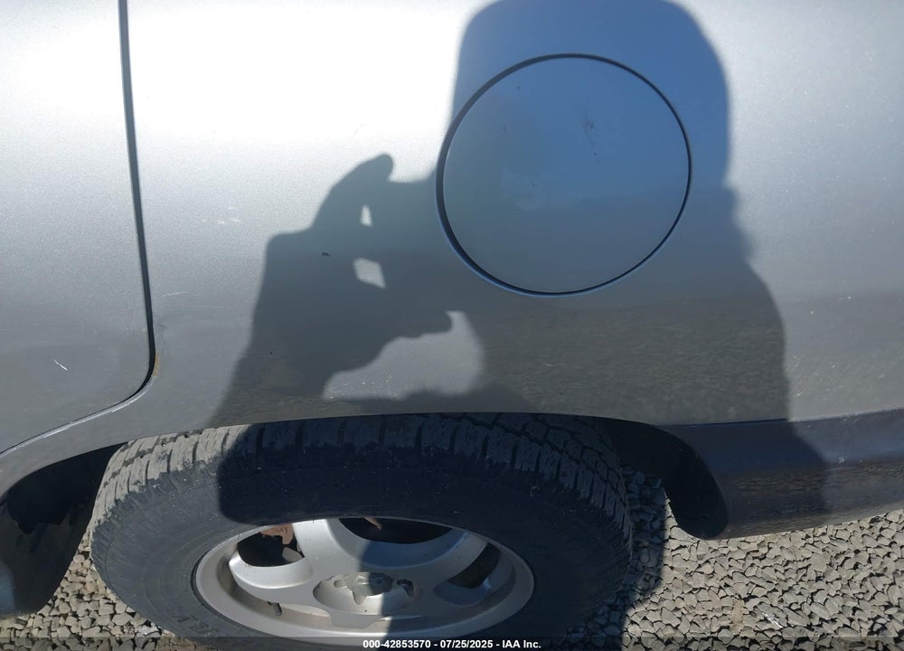 2003 HYUNDAI SANTA FE VIN: KM8SC73D83U458935