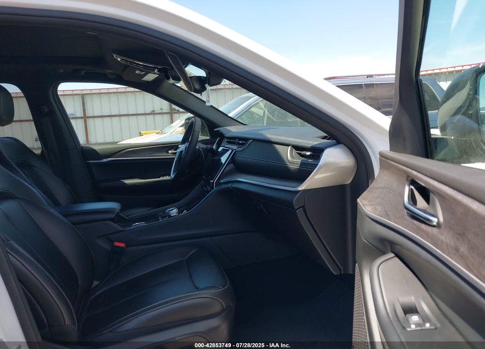 2024 JEEP GRAND CHEROKEE 4XE VIN: 1C4RJYB6XRC135521