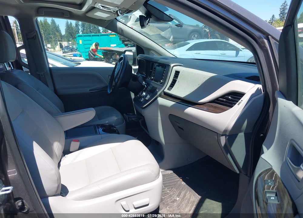 2020 TOYOTA SIENNA XLE PREMIUM VIN: 5TDYZ3DC8LS057403
