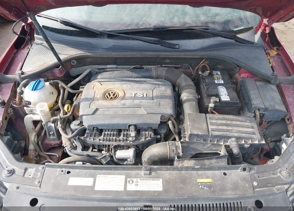 2015 VOLKSWAGEN PASSAT VIN: 1VWAT7A37FC030257