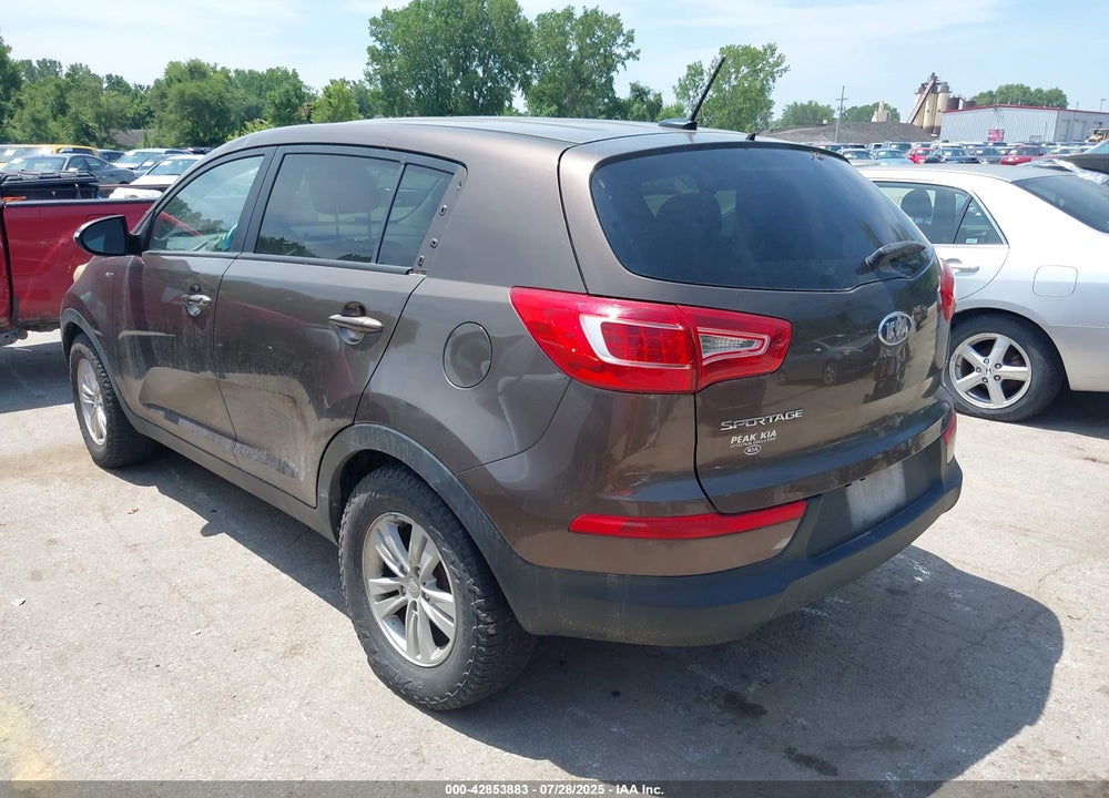 2011 KIA SPORTAGE VIN: KNDPBCA2XB7044124