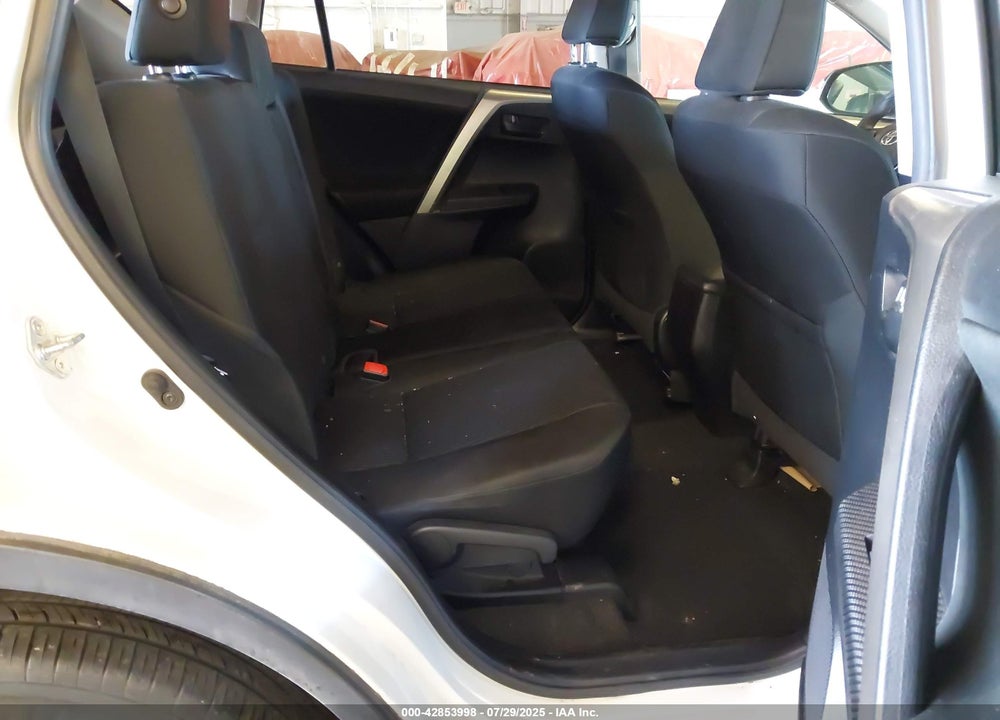2015 TOYOTA RAV4 LE VIN: 2T3BFREV7FW267737