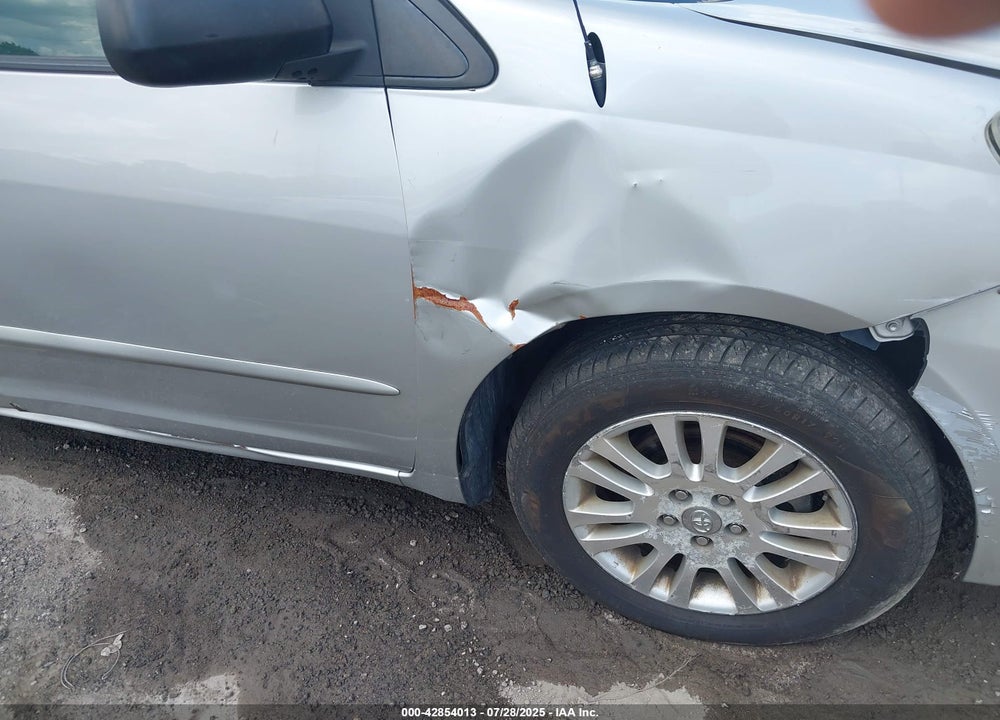 2008 TOYOTA SIENNA LE VIN: 5TDBK23C18S012977