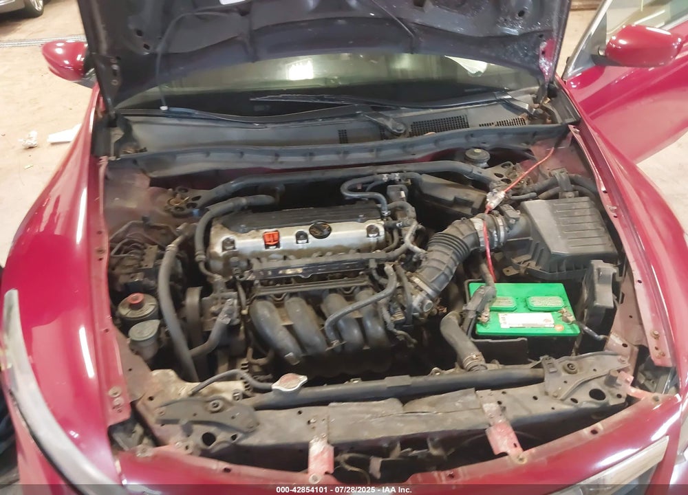 2011 HONDA ACCORD VIN: 1HGCS1B76BA012157