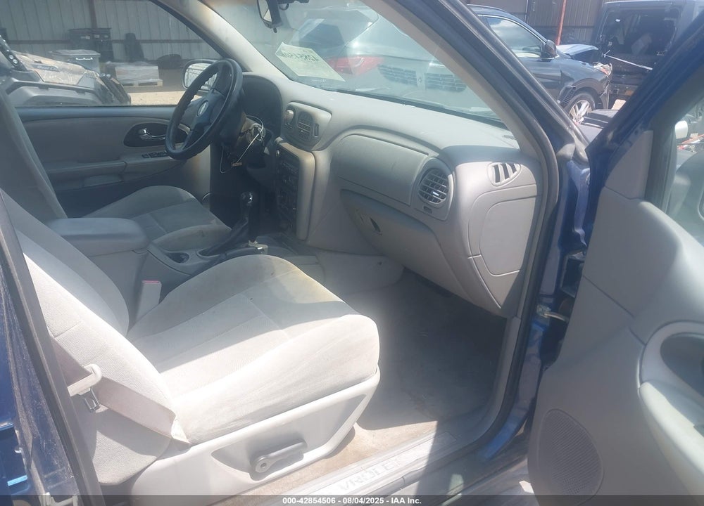 2005 CHEVROLET TRAILBLAZER LS VIN: 1GNDS13S652382388