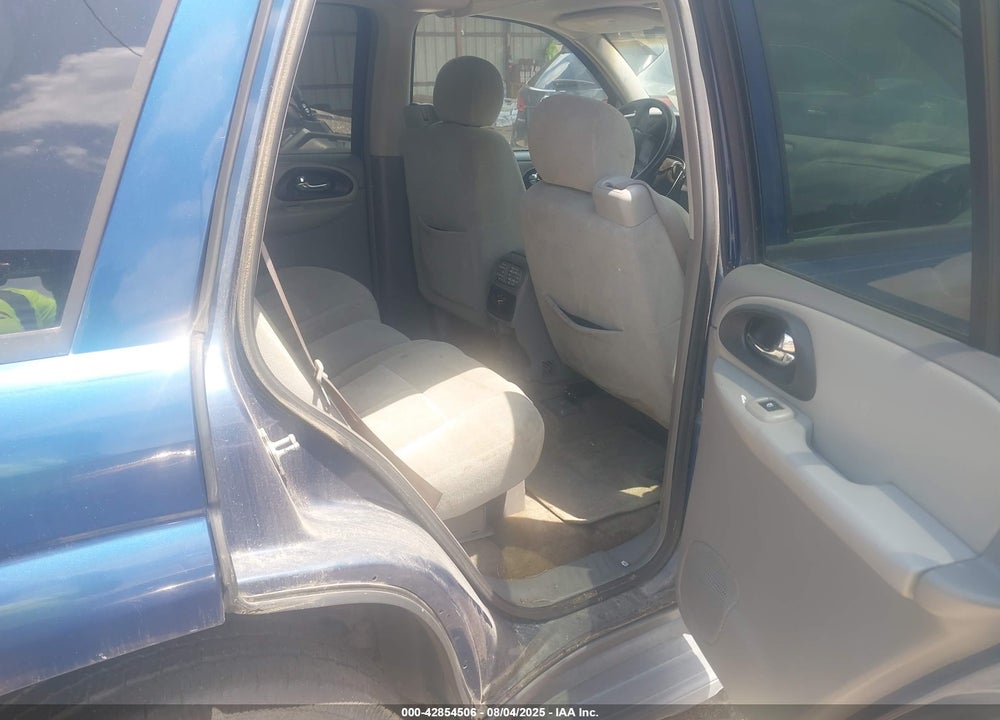 2005 CHEVROLET TRAILBLAZER LS VIN: 1GNDS13S652382388