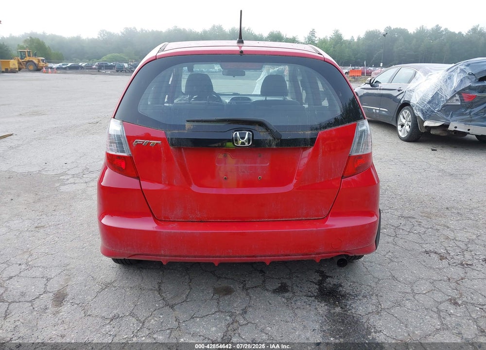 2012 HONDA FIT VIN: JHMGE8G35CC001628