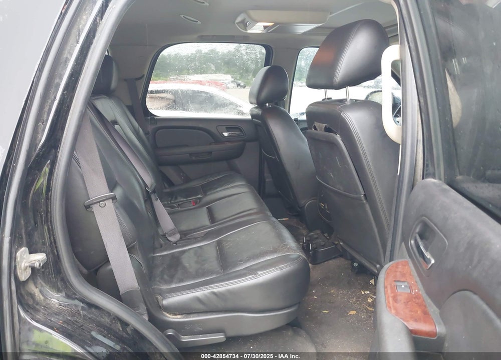 2011 CHEVROLET TAHOE VIN: 1GNSCCE00BR206838