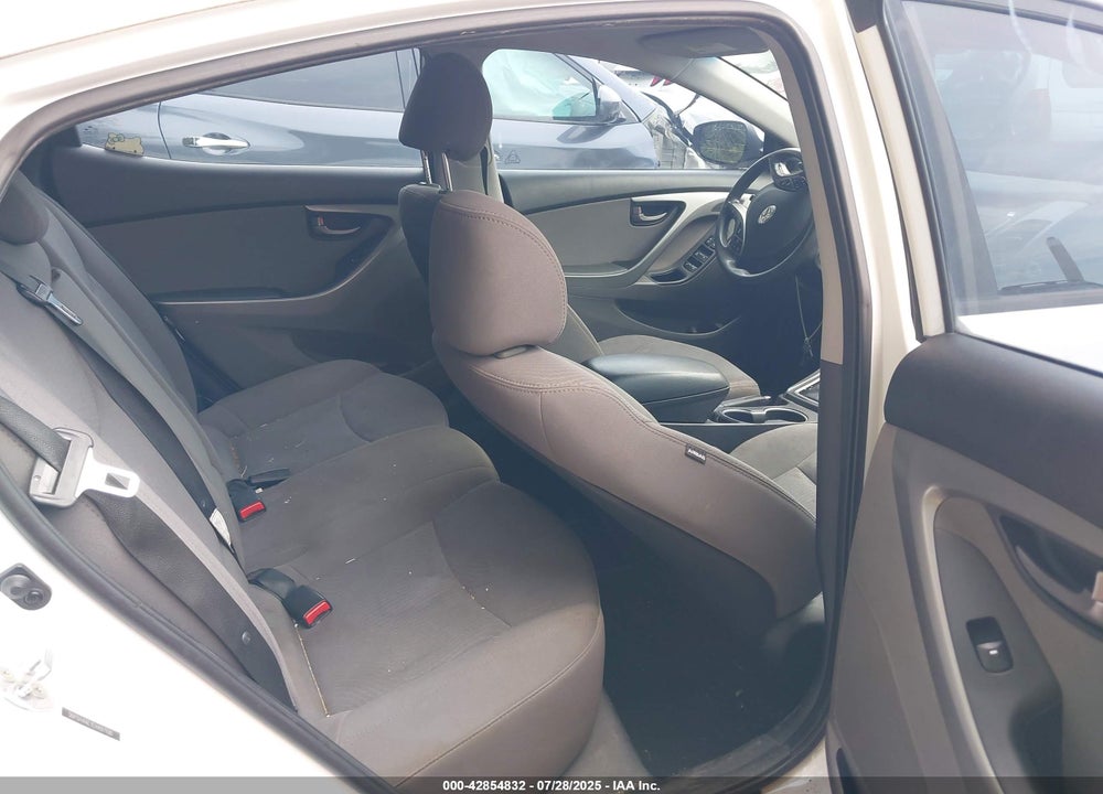 2014 HYUNDAI ELANTRA VIN: 5NPDH4AE1EH497100