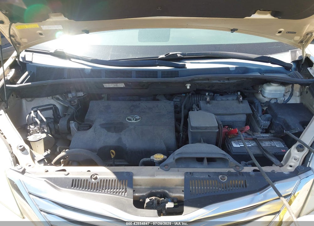 2011 TOYOTA SIENNA VIN: 5TDDK3DC6BS005124