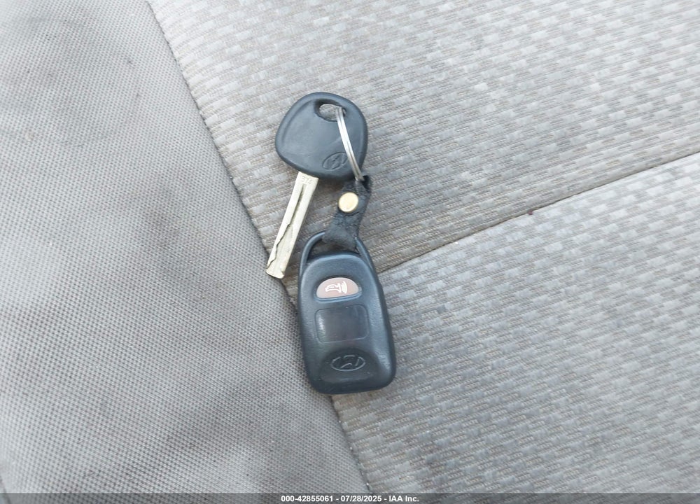 2010 HYUNDAI ELANTRA VIN: KMHDB8AE1AU065868