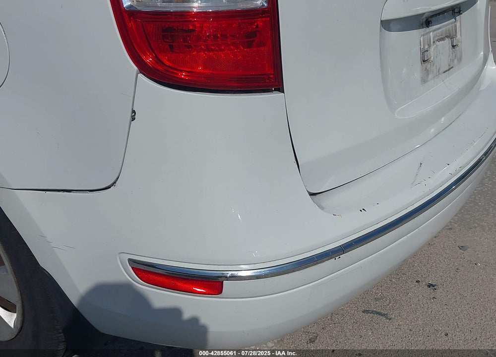 2010 HYUNDAI ELANTRA VIN: KMHDB8AE1AU065868