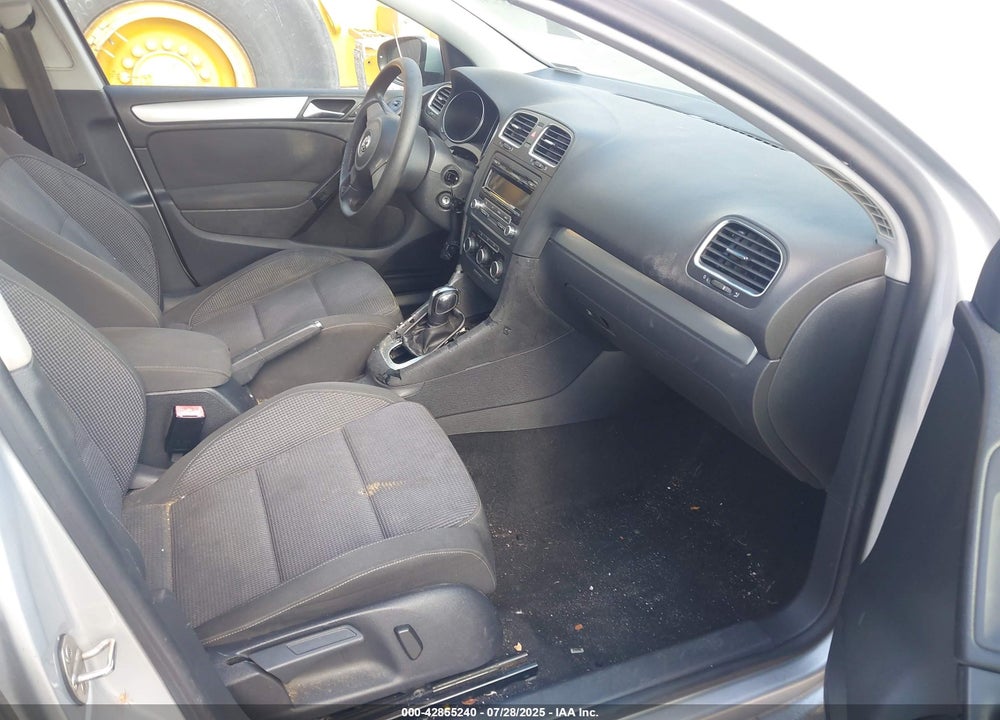 2013 VOLKSWAGEN GOLF VIN: WVWDB7AJ9DW126677