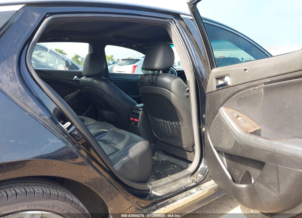 2013 KIA OPTIMA VIN: 5XXGR4A62DG209100