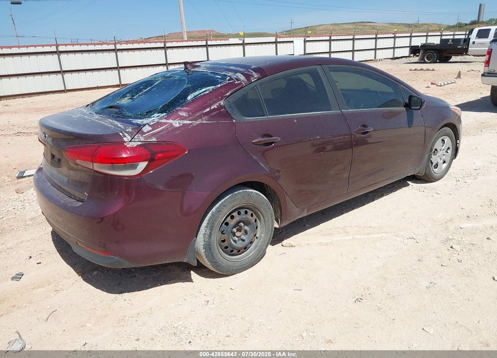 2017 KIA FORTE VIN: 3KPFK4A70HE010814
