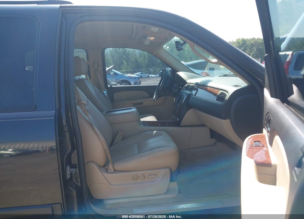 2008 CHEVROLET SUBURBAN 1500 LTZ VIN: 1GNFK16378R154988