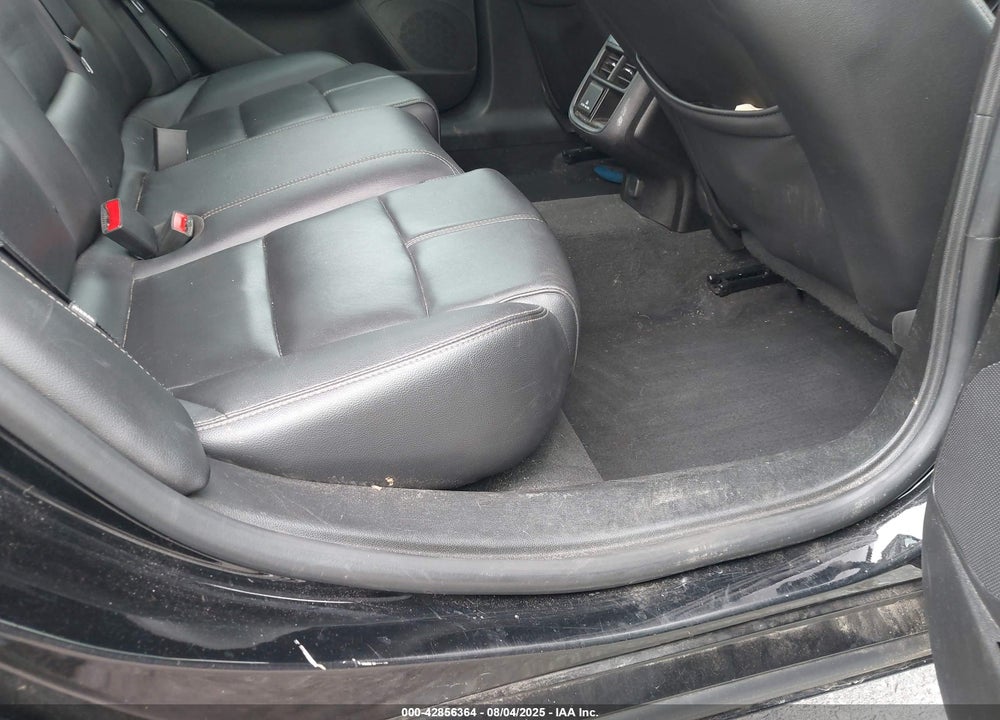 2019 CHEVROLET IMPALA LT VIN: 1G11Z5S33KU144077