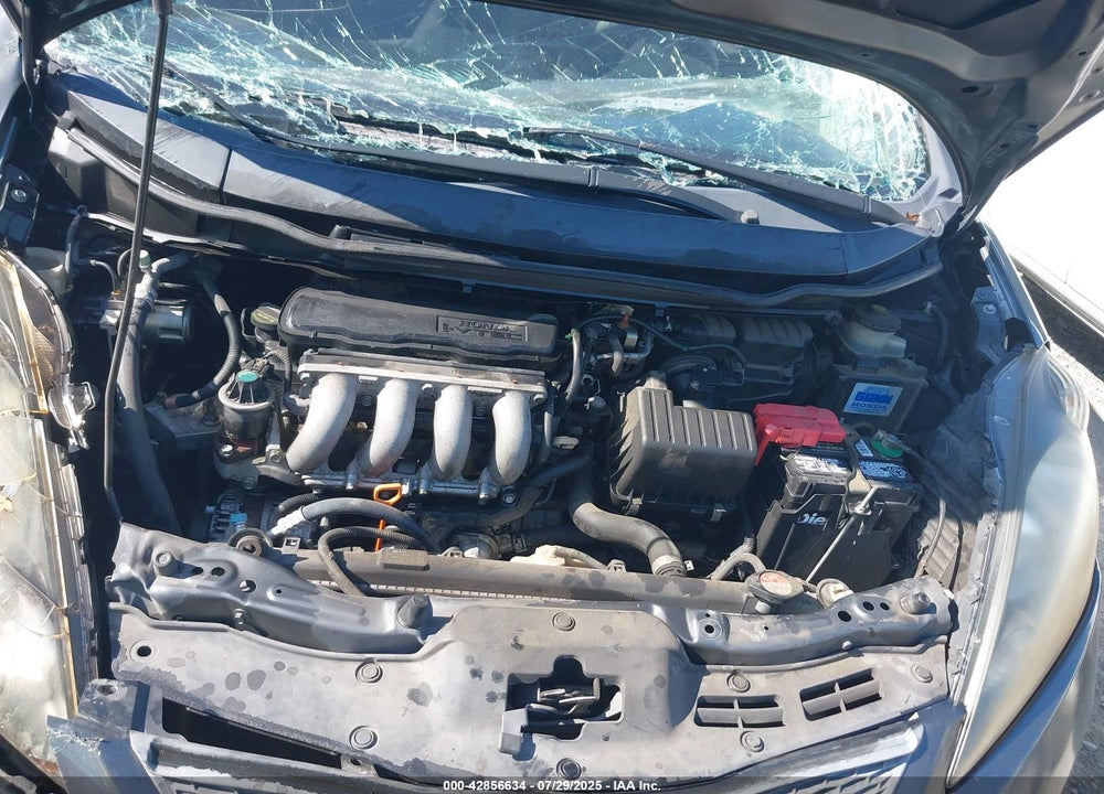 2013 HONDA FIT VIN: JHMGE8H3XDC008087