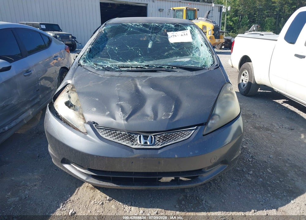 2013 HONDA FIT VIN: JHMGE8H3XDC008087