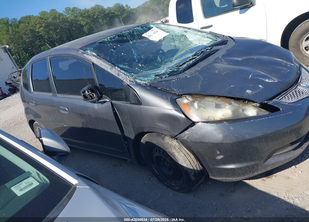 2013 HONDA FIT VIN: JHMGE8H3XDC008087