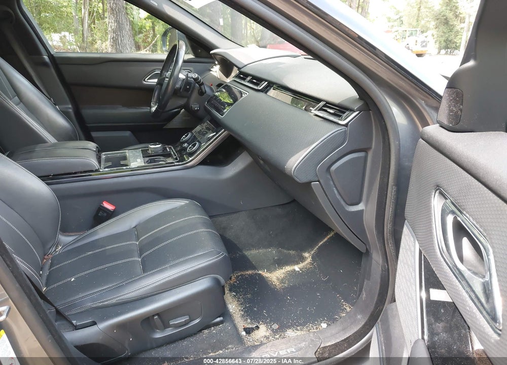 2018 LAND ROVER RANGE ROVER VELAR VIN: SALYB2RX2JA749329