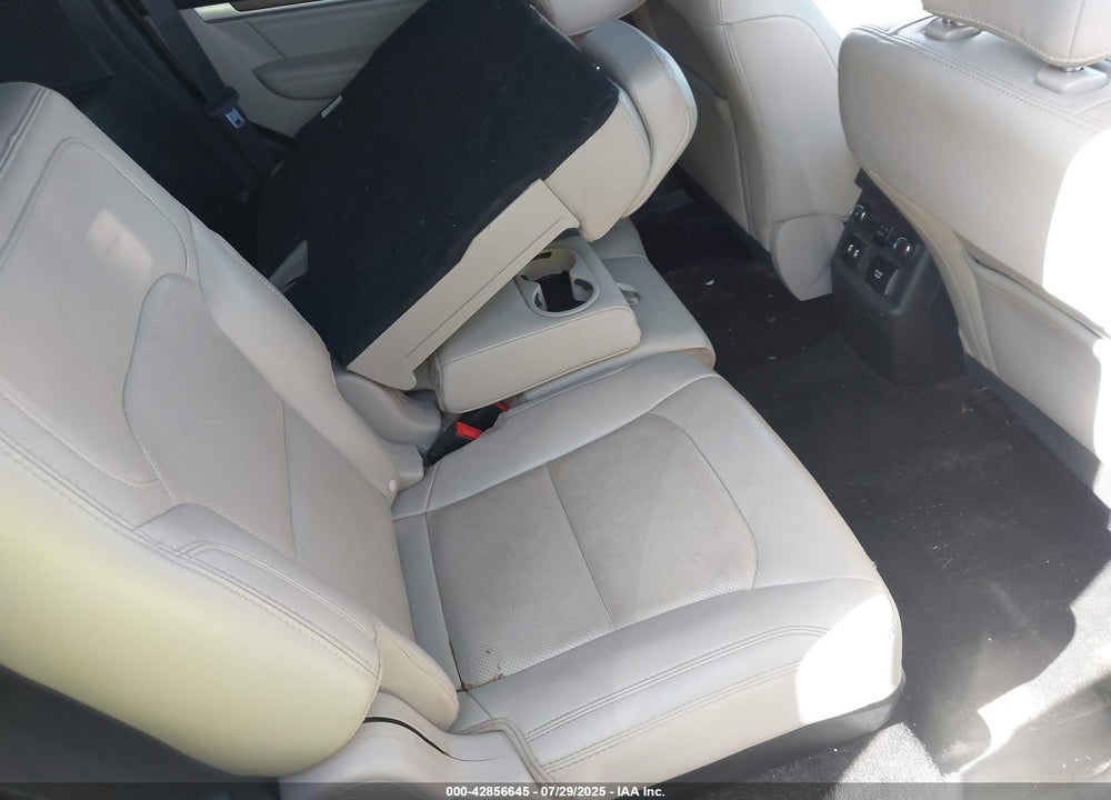 2018 FORD EXPLORER VIN: 1FM5K7F82JGB74971