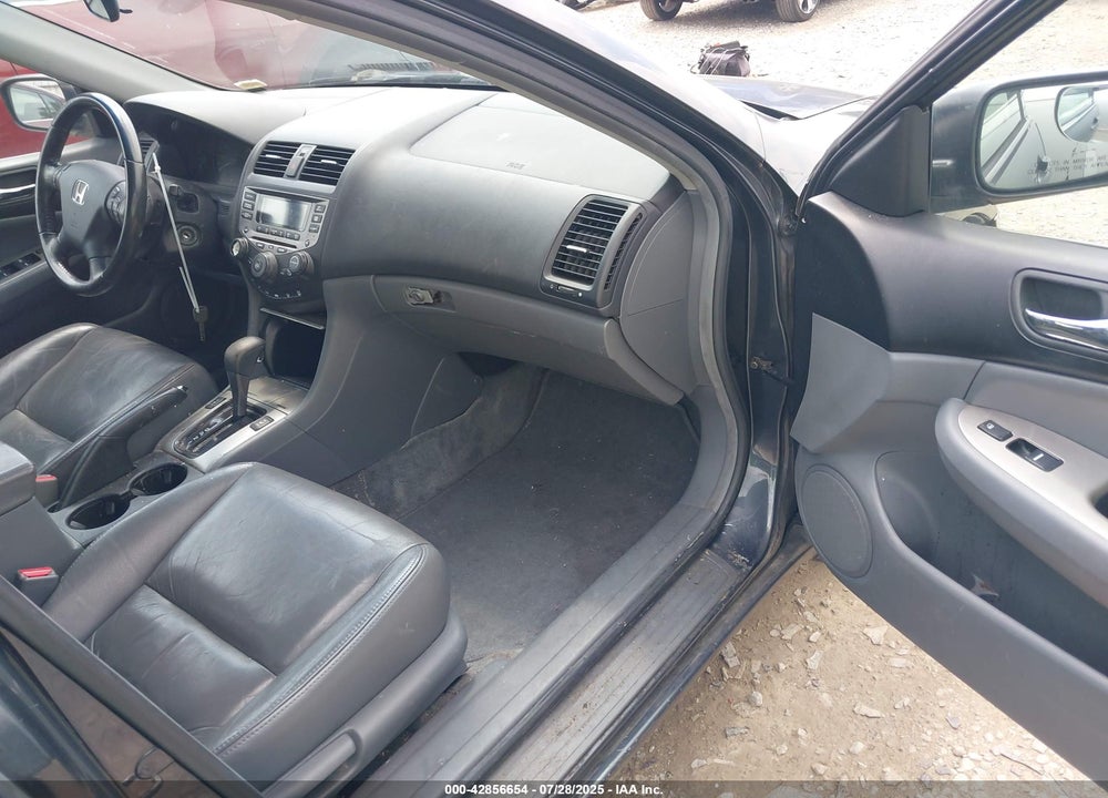 2006 HONDA ACCORD VIN: 1HGCM568X6A065938