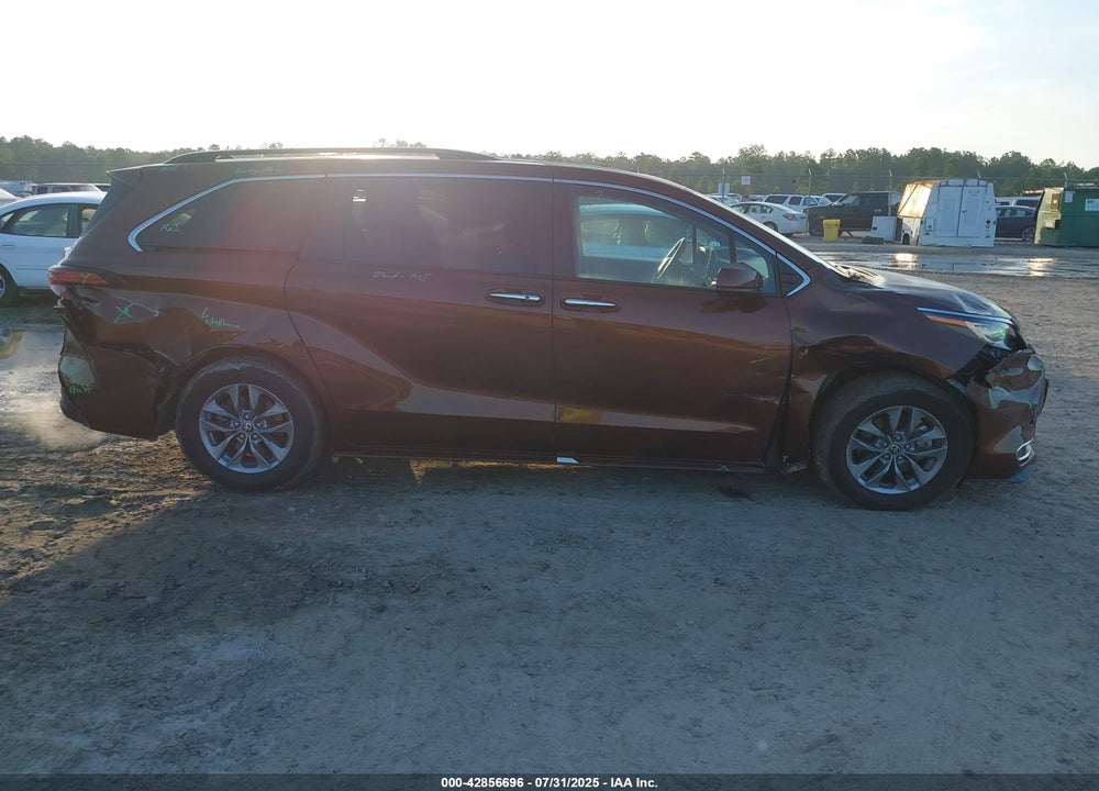 2022 TOYOTA SIENNA XLE VIN: 5TDYRKEC6NS107226