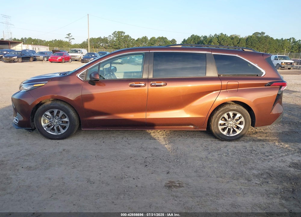 2022 TOYOTA SIENNA XLE VIN: 5TDYRKEC6NS107226