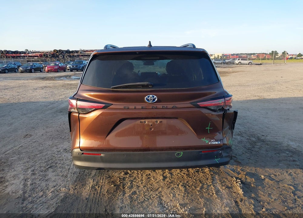 2022 TOYOTA SIENNA XLE VIN: 5TDYRKEC6NS107226