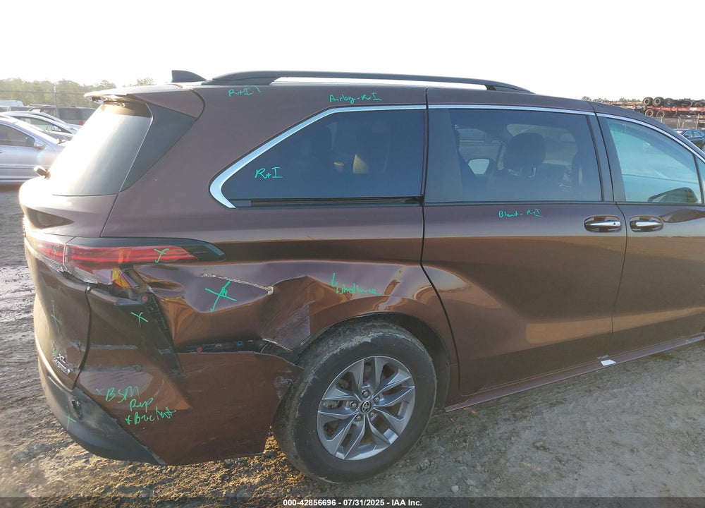 2022 TOYOTA SIENNA XLE VIN: 5TDYRKEC6NS107226