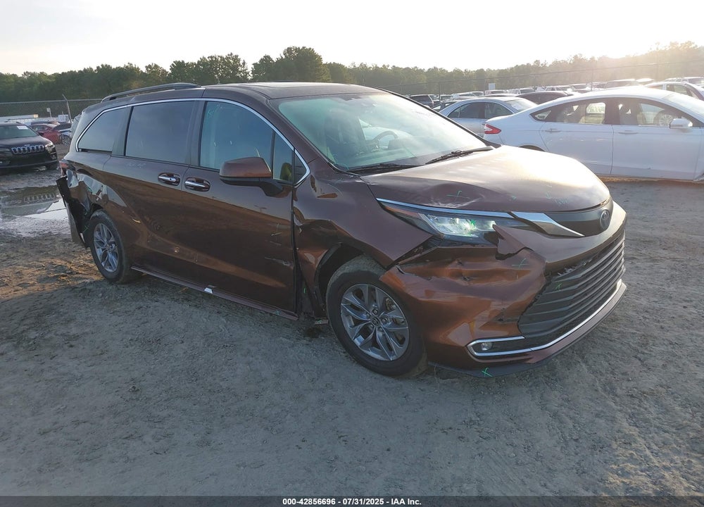2022 TOYOTA SIENNA XLE VIN: 5TDYRKEC6NS107226