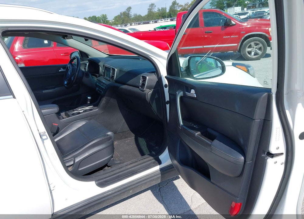 2017 KIA SPORTAGE VIN: KNDPNCAC8H7132114