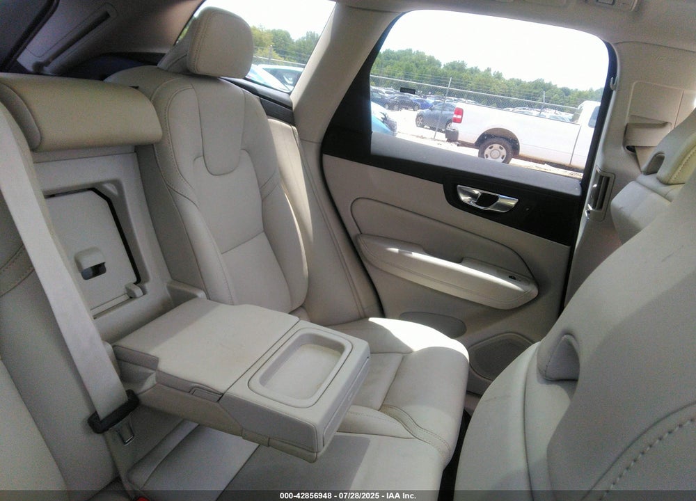 2022 VOLVO XC60 VIN: YV4L12DL8N1950695