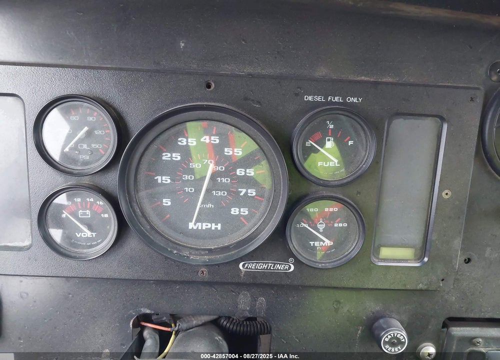 2002 FREIGHTLINER CHASSIS M LINE WALK-IN VAN VIN: 4UZAANBW42CJ99759